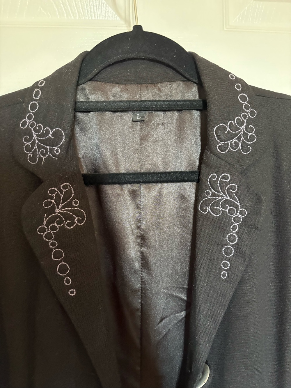 Absolutely Stunning Long Black Linen Button-Front Coat with Silk Lining - Picture 7 of 14